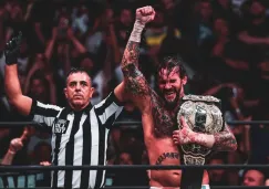 CM Punk venció a Jon Moxley