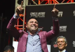 Oscar De La Hoya criticó la victoria de Canelo