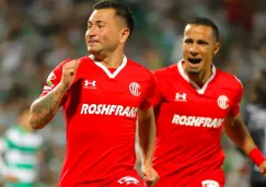 Jean Meneses en festejo de gol con Toluca