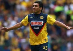 Cabañas con la playera del América