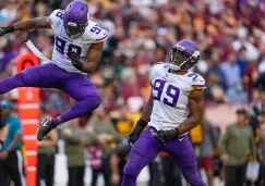 Vikings celebran durante partido contra Commanders