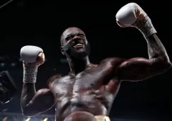 Deontay Wilder celebra tras derrotar a Luis Ortiz 