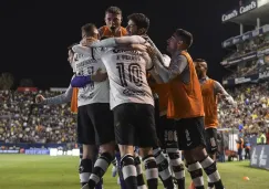 Henry Martín celebrando gol con el América 