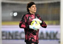 Memo Ochoa durante un partido con el Salernitana