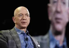 Jeff Bezos, fundador de Amazon busca comprar a Commanders