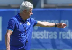 Tuca Ferretti dirigiedo a Cruz Azul