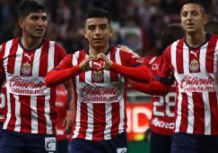 Chivas en festejo de gol