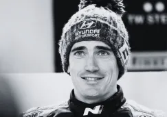 Craig Breen en el padock en Suecia