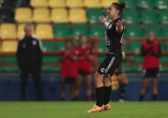 Charlyn Corral festeja su gol contra Cruz Azul