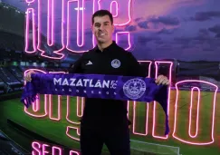 Ismael Rescalvo en su presentación con Mazatlán FC