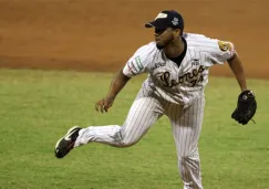 El venezolano se convirtió en el quinto pitcher en lanzar un juego así con Puebla