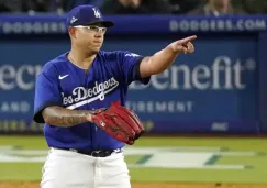 Julio Urías jugando con los Dodgers 