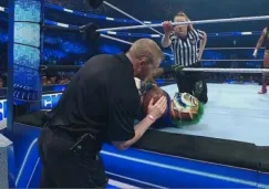 Rey sufrió una aparatosa lesión en SmackDown ante Santos Escobar