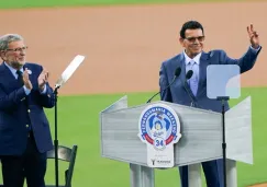 Fernando Valenzuela fue homenajeado; en ceremonia emotiva, los Dodgers retiraron el 34 