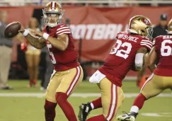 Trey Lance jugando con los San Francisco 49ers