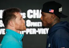 Canelo Álvarez y Jermell Charlo vencen a la báscula en la ceremonia de pesaje 