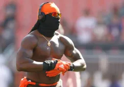 NFL: Jugador de los Cleveland Browns utilizó máscara por quemaduras en su rostro