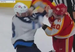 Momentos de la pelea sobre el hielo 