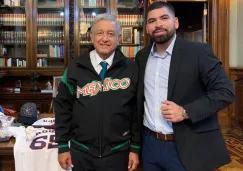 AMLO presume foto con José Urquidy 