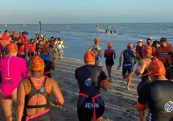 Cocodrilo obliga a suspender la prueba de natación en el Triatlón de Acapulco