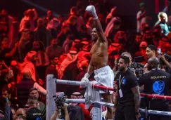 Anthony Joshua vence a Wallin por nocaut técnico en Arabia Saudita; Parker sorprende a Wilder