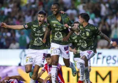 ¡Hicieron la hombrada! León venció a Atlético de San Luis con un hombre menos