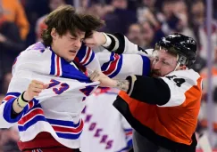 ¡Es legal! La pelea en NHL entre New York Rangers vs Philadelphia Flyers que da la vuelta al mundo