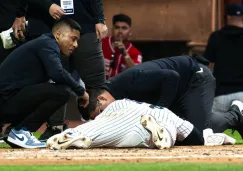 Oscar González de los New York Yankees recibe pelotazo en el rostro en juego vs Diablos