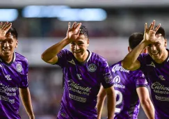 Mazatlán con un jugador más por 80 minutos rompe la racha ganadora de Querétaro