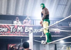 ¡De terror! Luchador Rey Espectro se desvanece en plena pelea