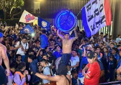 ¡Equipo y afición unidos! 600 aficionados de Cruz Azul llevaron serenata a los jugadores