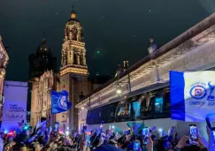 Cruz Azul desata la locura en su llegada a Zacatecas para disputar la Copa por la Paz