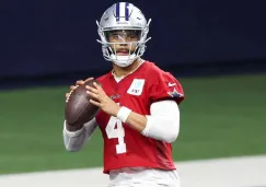 ¡Alarmas en Dallas! Dak Prescott es visto con una protección en el tobillo derecho