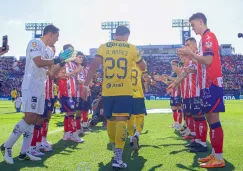 ¡Homenaje al campeón! Atlético de San Luis hace pasillo a América en la J1