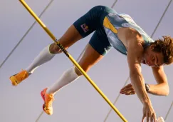 ¡No para! Armand Duplantis vuelve a batir récord mundial de salto con garrocha