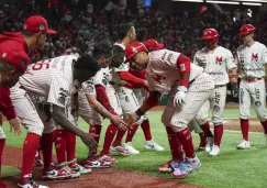 ¿A sacar la escoba? Diablos Rojos humillan a los Sultanes 17-0 en el Juego 2 de la Serie del Rey