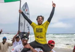 Sebastián Williams se cuelga medalla de oro en los Juegos Panamericanos de Surf