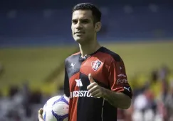 Rafa Márquez no olvida su pasado rojinegro y 'se niega' a firmar playera de Chivas