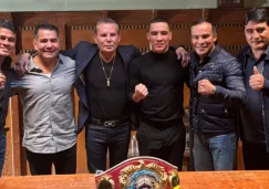 ¡Muchos campeonatos juntos! Julio César Chávez comparte foto con figuras del boxeo  