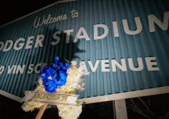 Dodgers y afición rinden homenaje a Fernando 'Toro' Valenzuela