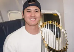 ¡De vuelta a casa! Dodgers aterriza en Los Ángeles con trofeo de la Serie Mundial