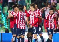 Chivas hace la tarea y se impone ante Santos 