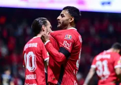 Toluca derrota agónicamente a Chivas con autogol de Hugo Camberos