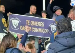 Aficionado propone matrimonio en el Clásico Capitalino 