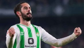 Isco anotó en la victoria del Betis sobre Granda; Guardado jugó todo el partido