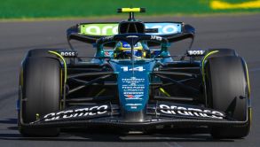 Fernando Alonso, penalizado por la FIA tras accidente de Russell en el GP de Australia