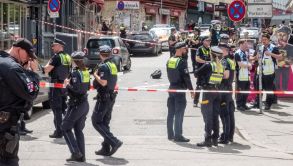 Hombre fue abatido en la Eurocopa con un hacha y bombas molotov previo al Polonia vs Países Bajos