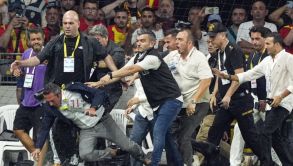 Fenerbahçe acusa a Göztepe de terrorismo futbolero tras ataques al presidente del club