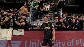 Regresa Carlos Vela a las canchas en la victoria del LAFC sobre Whitecaps