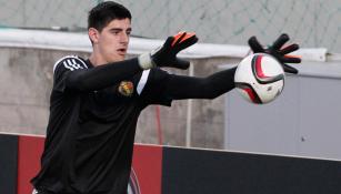 Courtois durante un entrenamiento con Bélgica